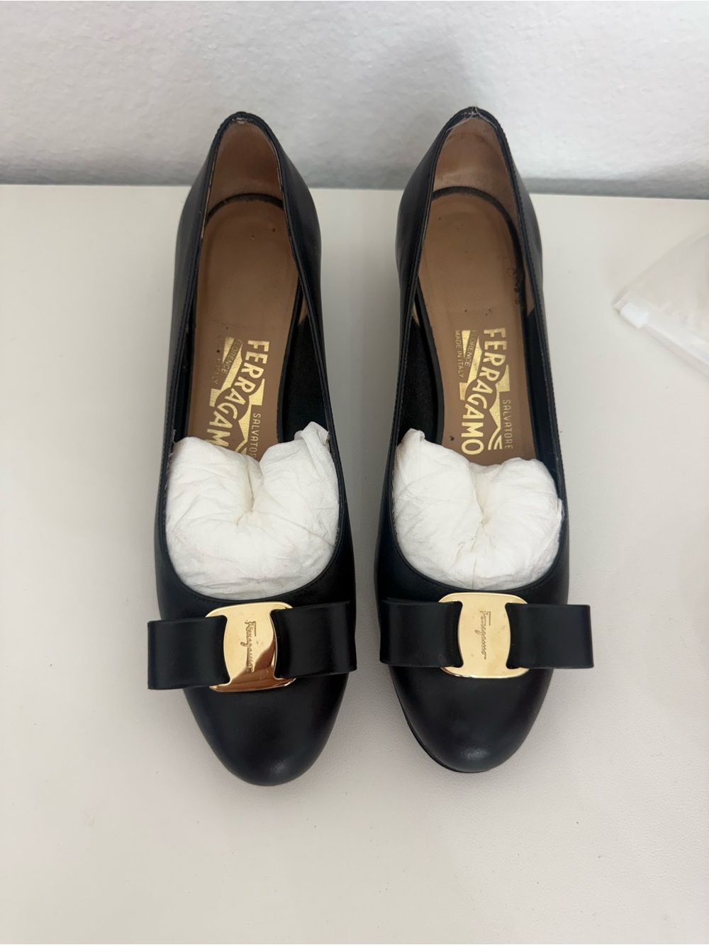 Salvatore Ferragamo Vara Pump Black